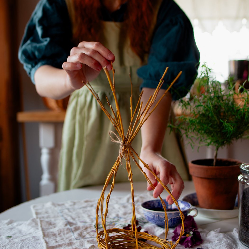 Make and Take: Willow Bird Feeders 1
