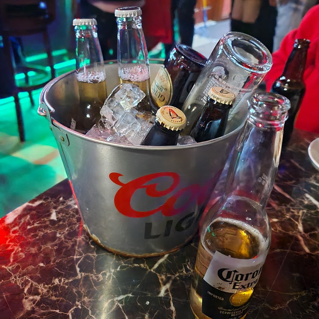 Golden Arrow Bar and Lounge 3