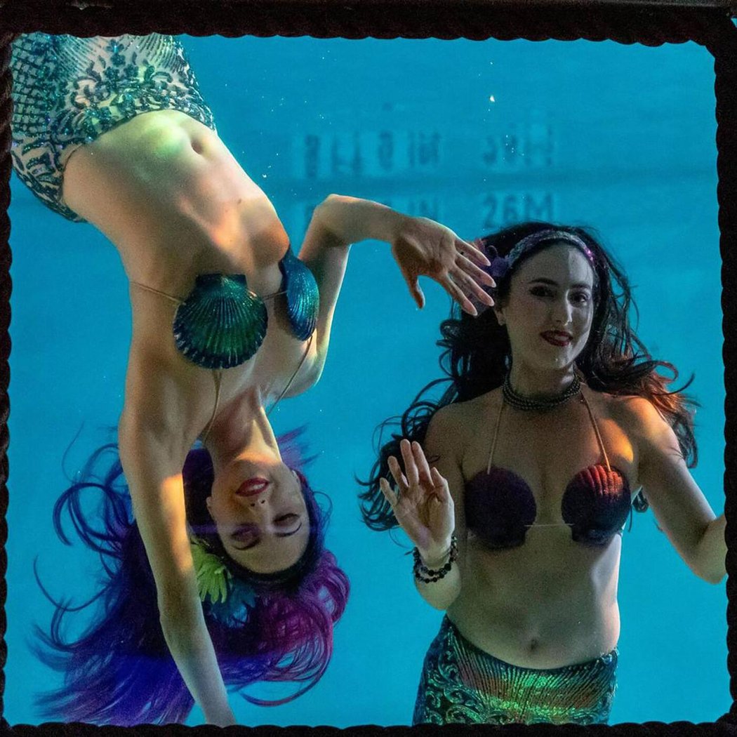 Mermaids After Dark: Burlesque Under The Waves 1