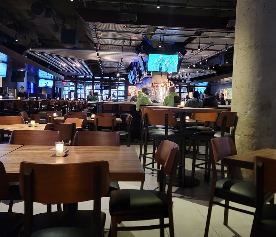 Happy Hour at Yard House 3