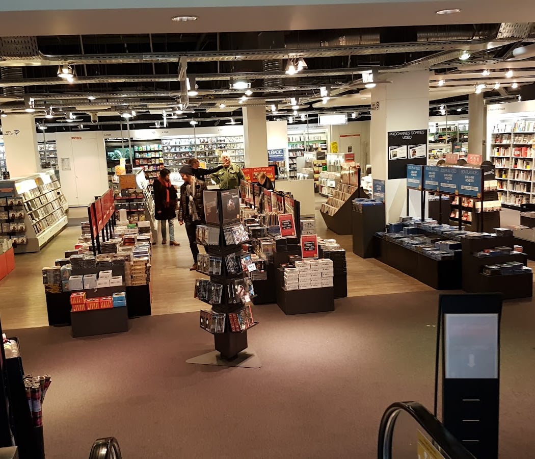 FNAC Paris - Bercy Village 3
