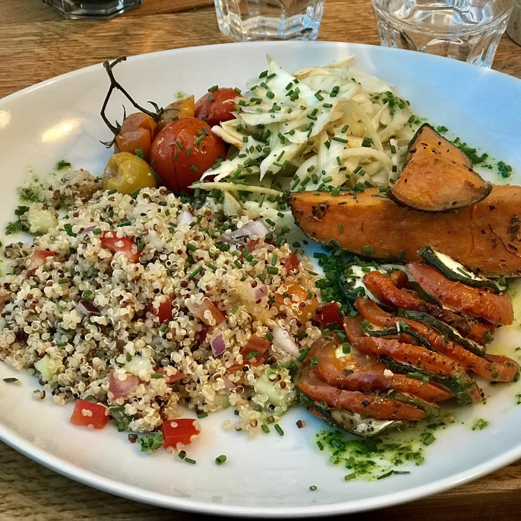 Café Restaurant Suzanne (Purple Food) 3