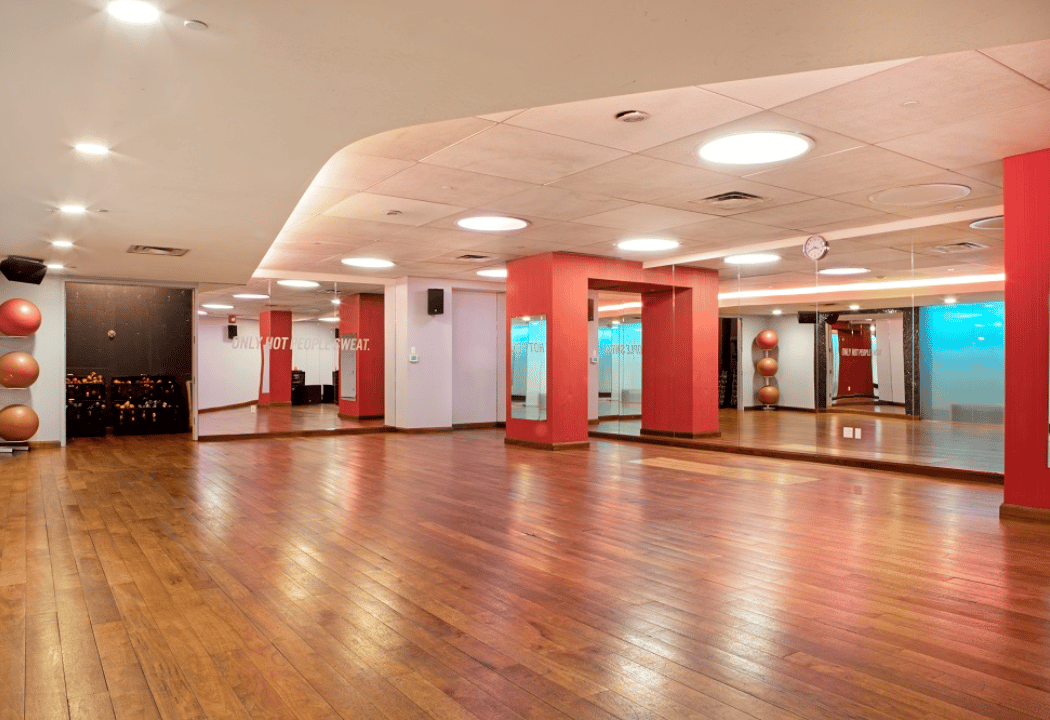 Crunch Fitness - 34th Street 2