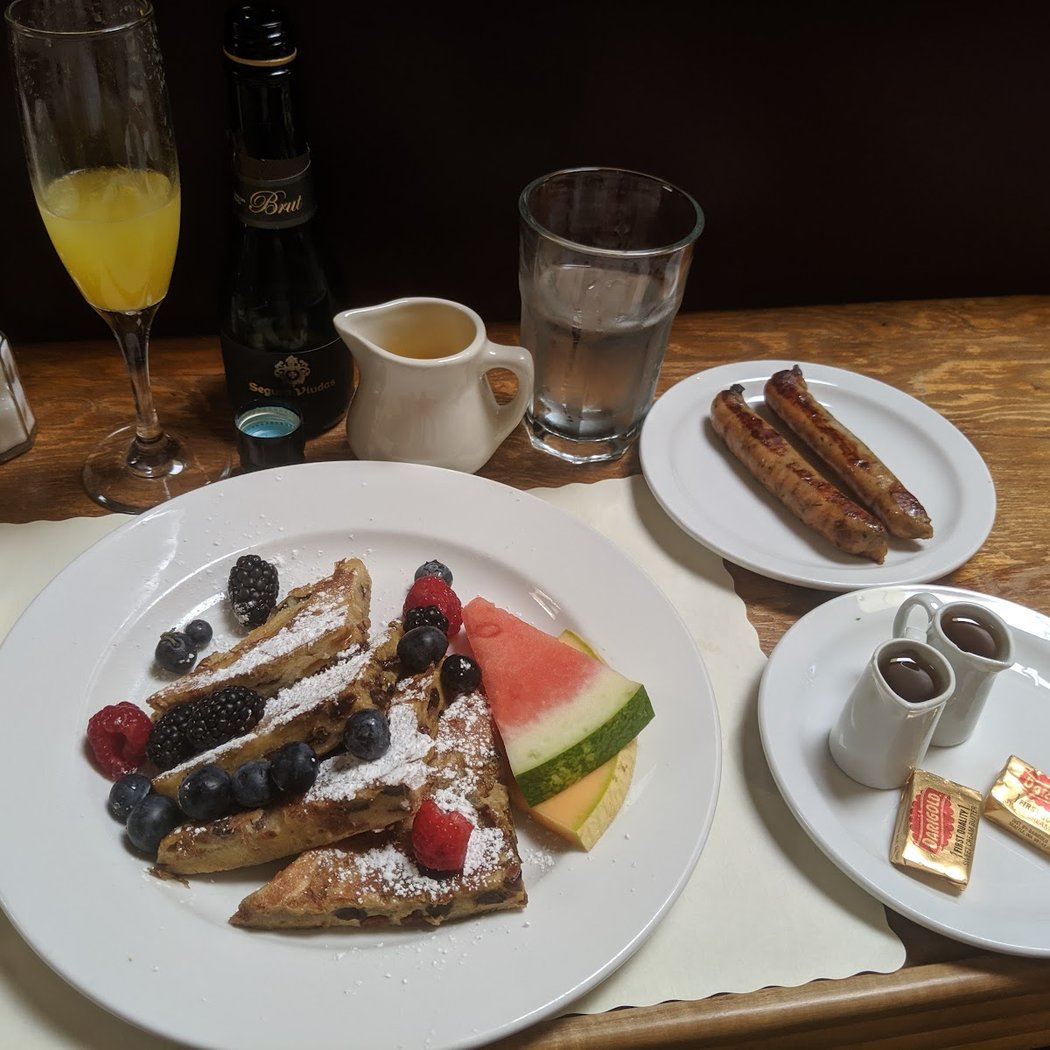 Alana's Cafe 3