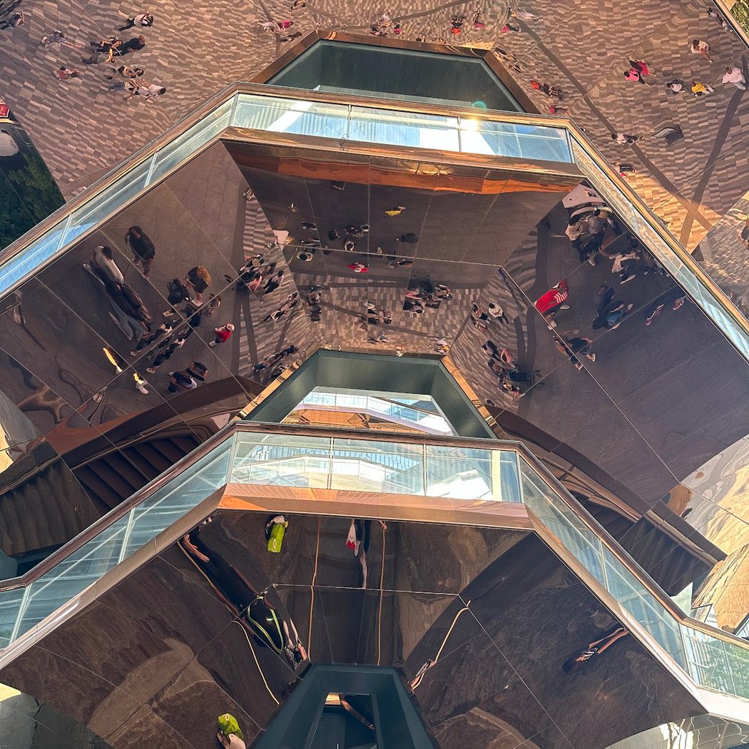 New York’s Staircase in Hudson Yards 1