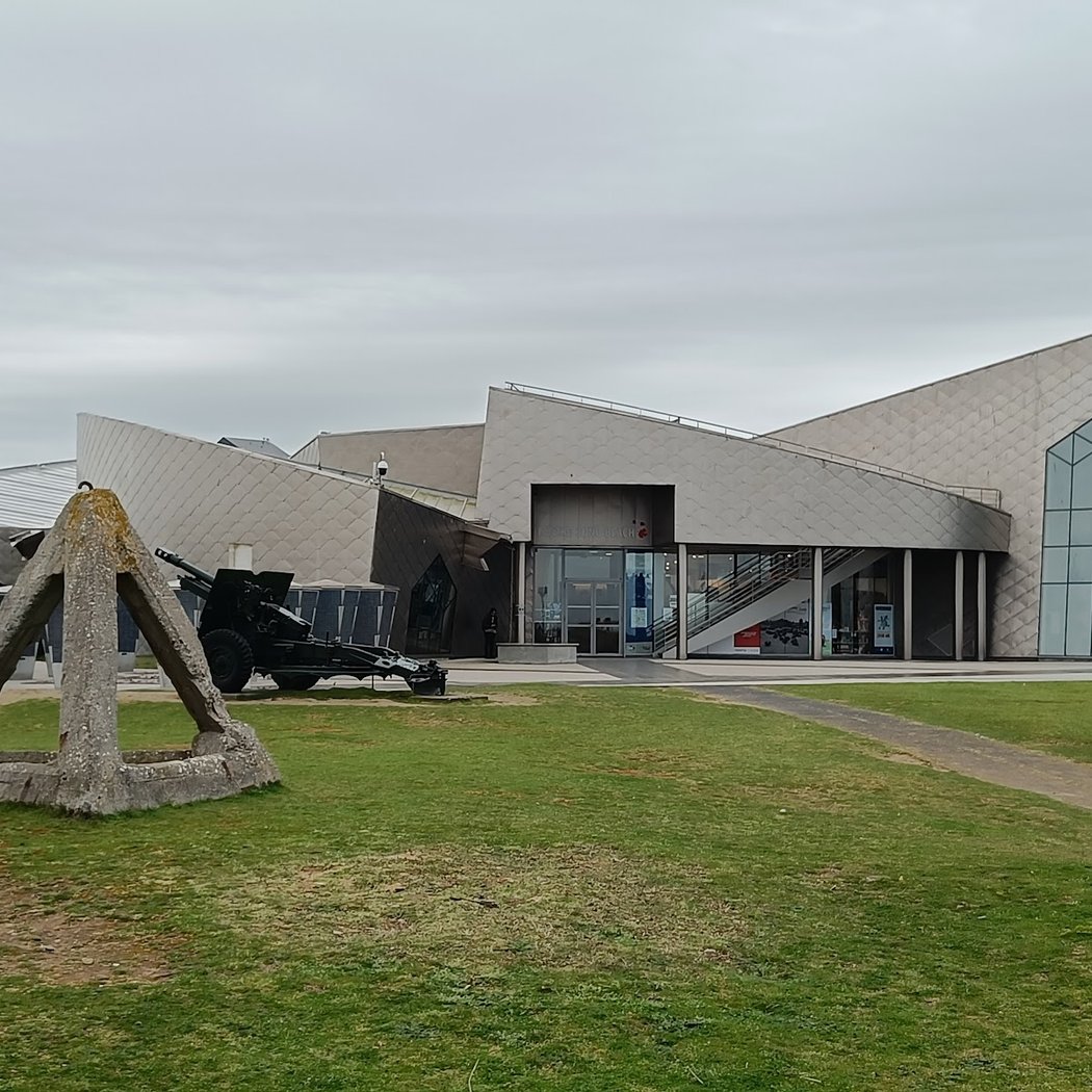 Juno Beach Centre 4