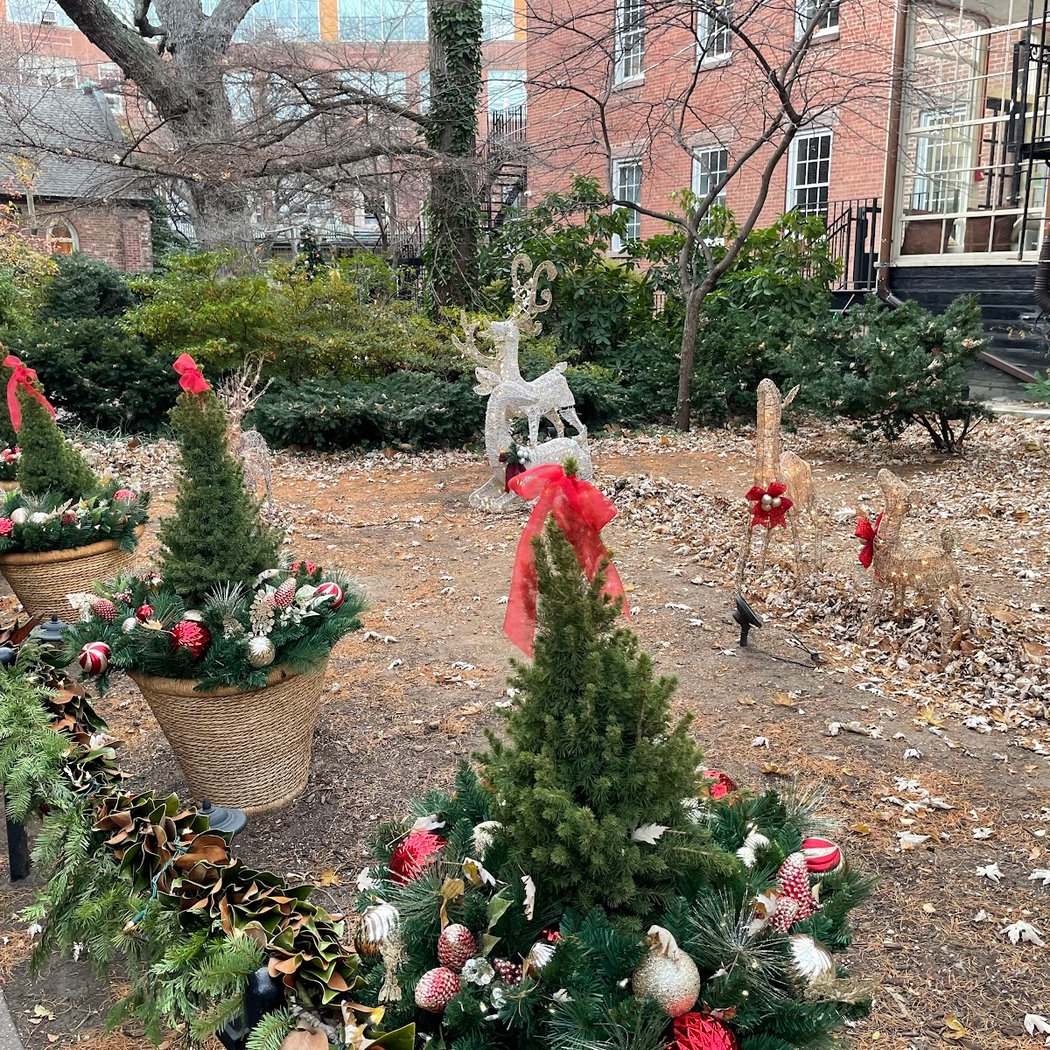 Secret Garden at St. Luke in the Fields 2