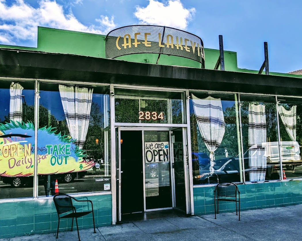 Cafe Lakeview 2