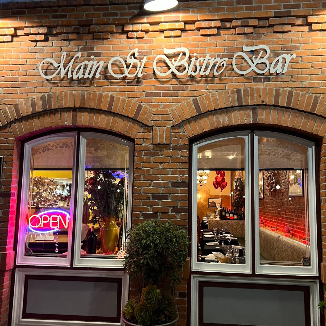 Main Street Bar & Grill 2