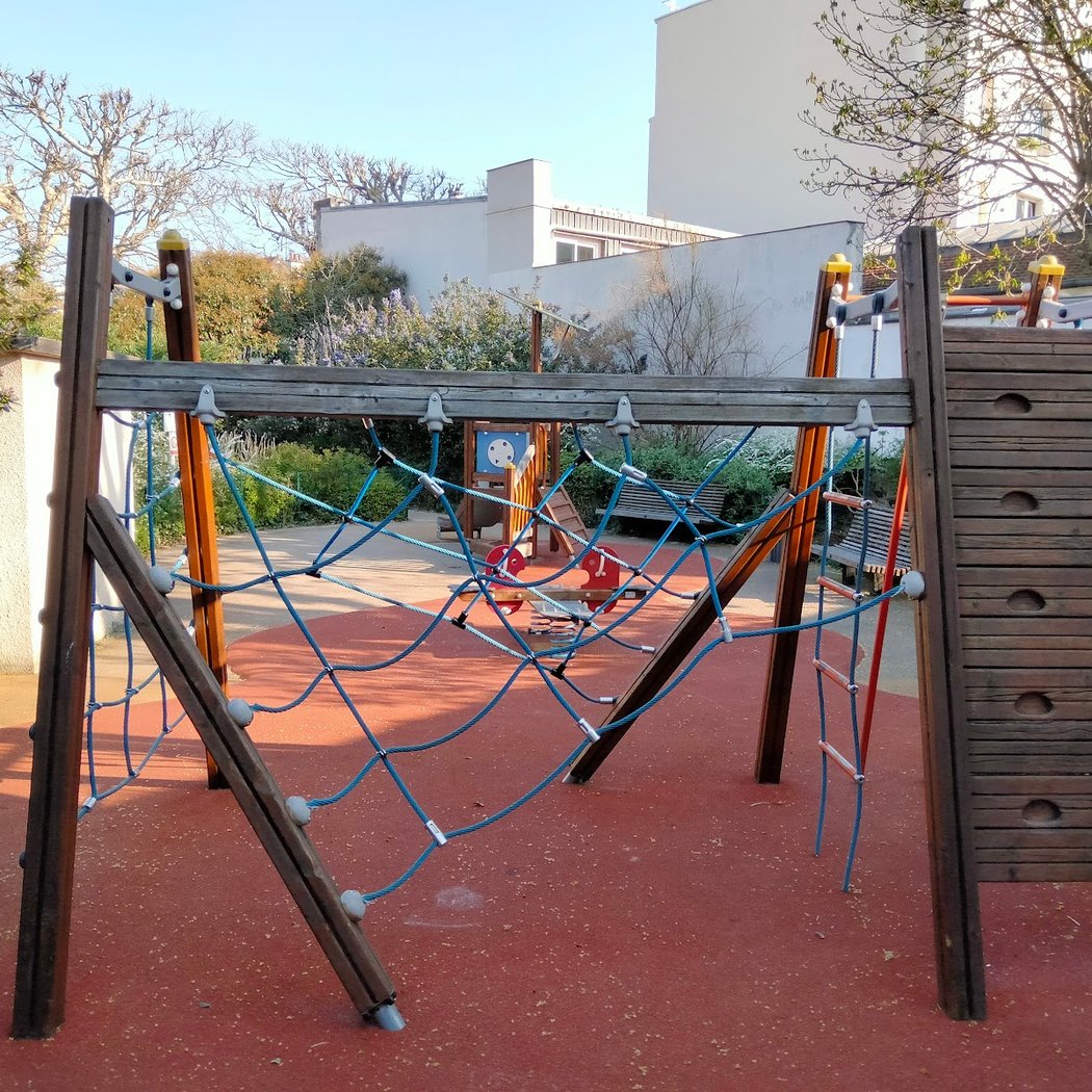 Square de la République 3