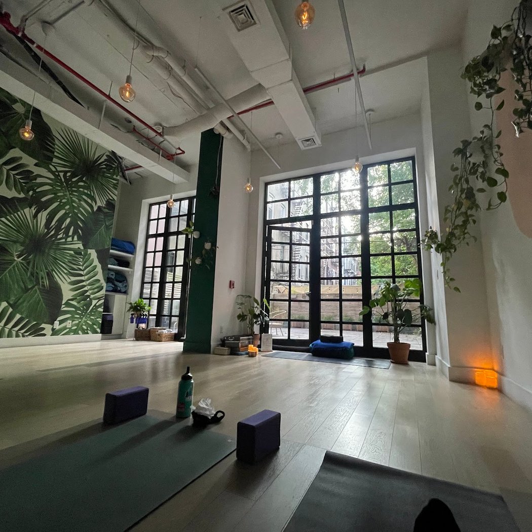 Monday Unwind: A Meditation & Sound Bath Journey with Luisanna Tejada 3