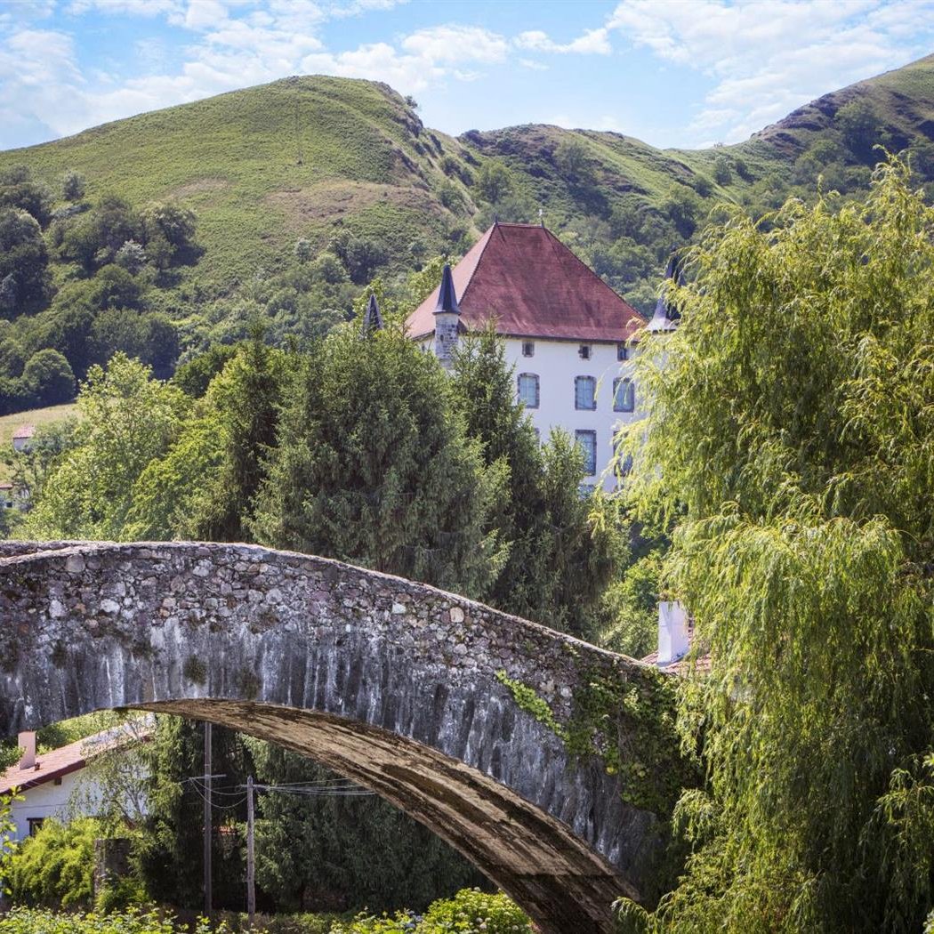 Visite du centre d'interprétation Mehaka sur la Basse Navarre et du village de Baigorri 1
