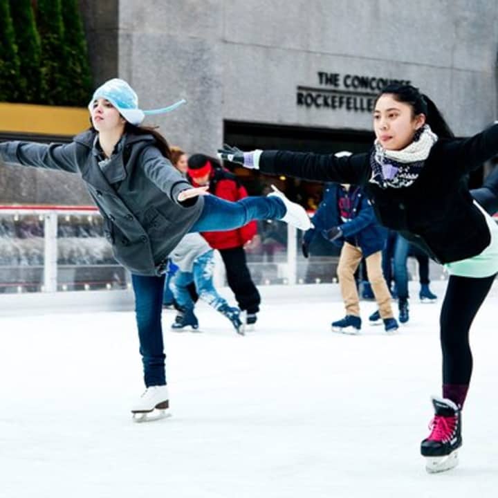 The Rink at Rockefeller Center Ticket + Skate Rental 3
