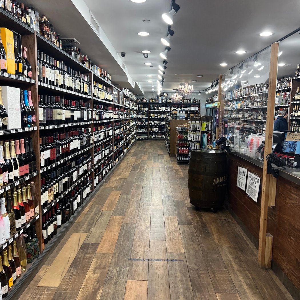 The Manhattan Wine Shop 3