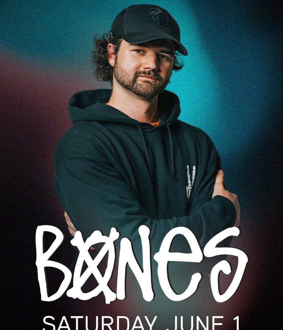 DJ Bones at Mémoire 2