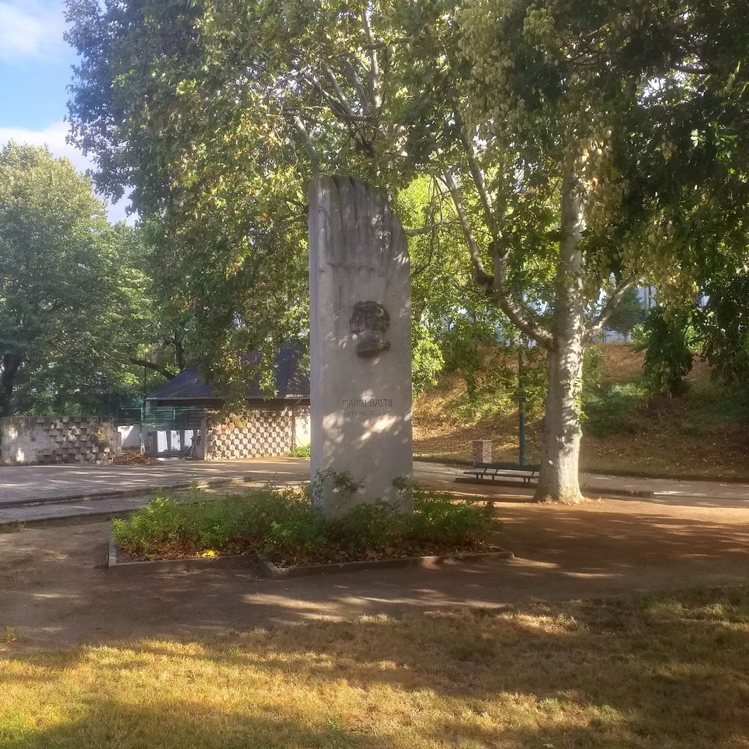 Square Carlo Sarrabezolles 2