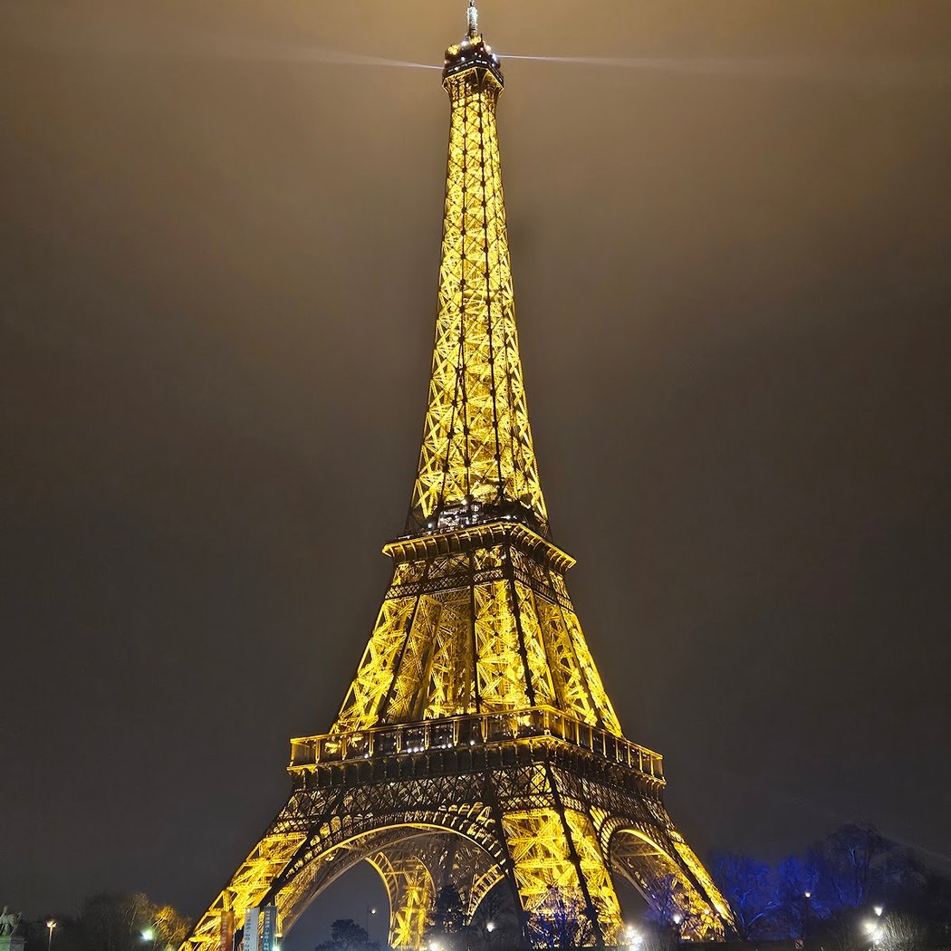 Motorcycle tour : Parisian Monuments & Hidden Gems 3