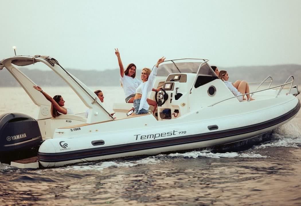 Blue Marine Location : Louer bateau, bouée tractée wake board ski nautique Marseille 13 1