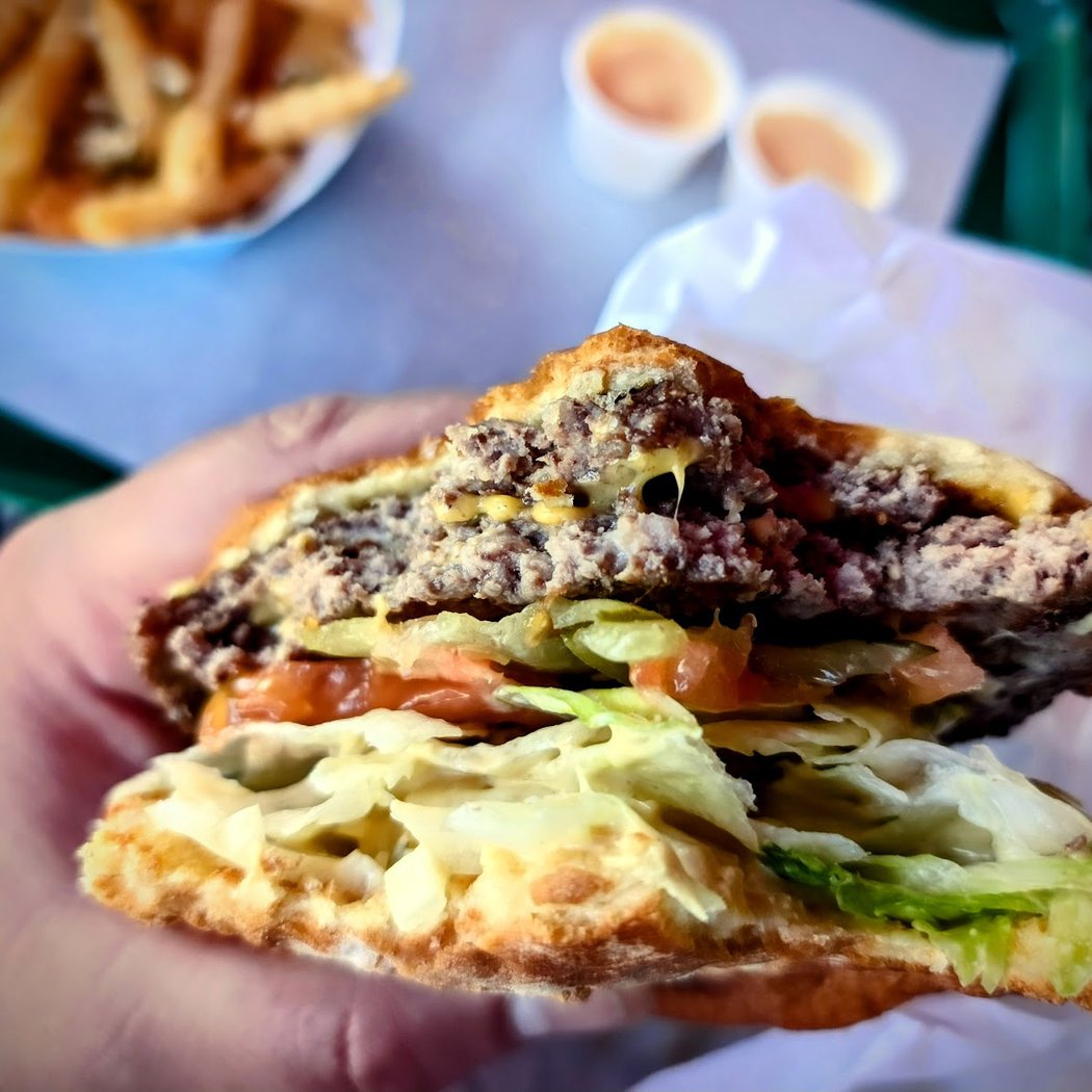 M & G Burgers & Beverages 1