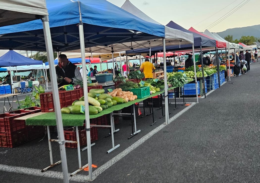 Marché forain de Bras-Panon 3