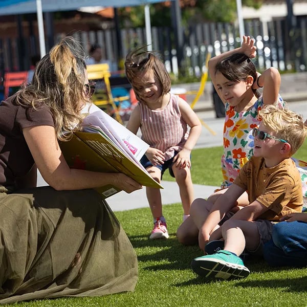 Bee a Storyteller! 1