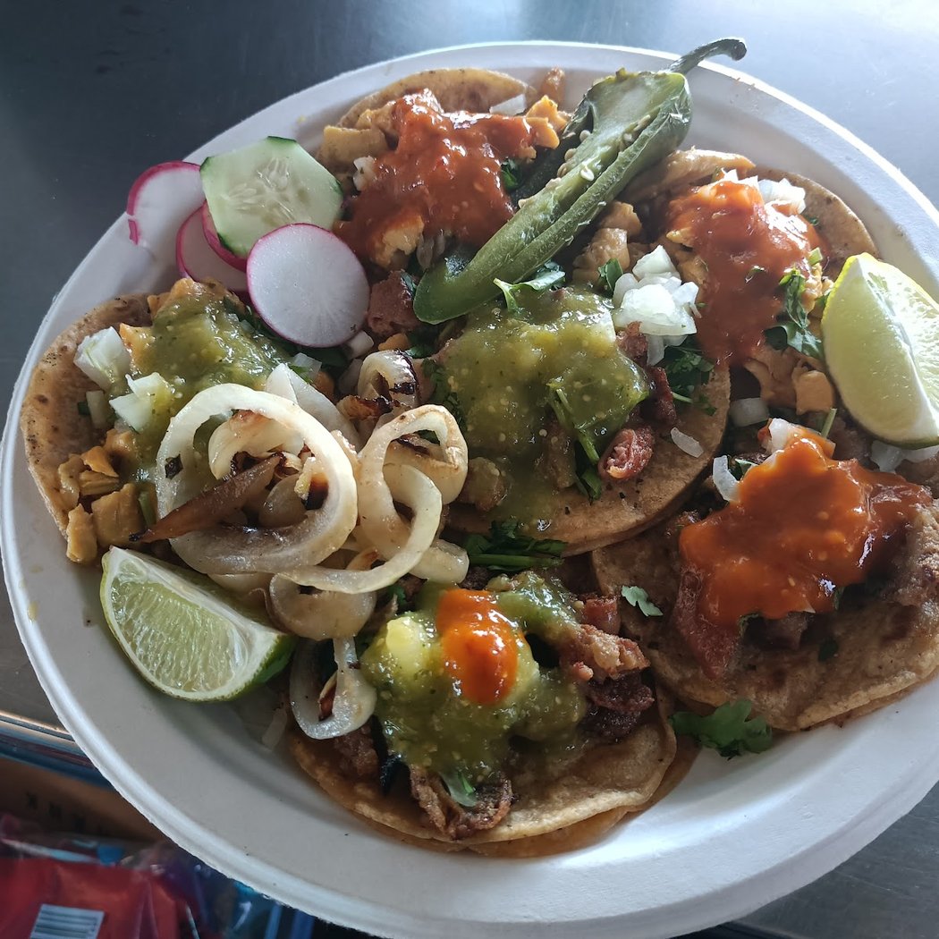 Tacos El Sabor De Mi Pueblo (food truck) 1
