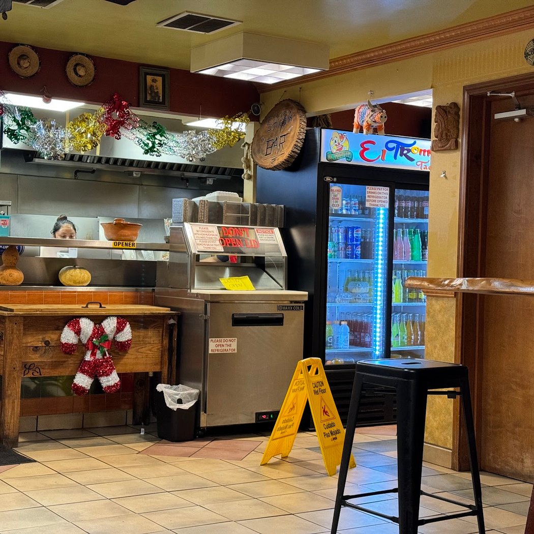 El Trompudo Taco Shop 3