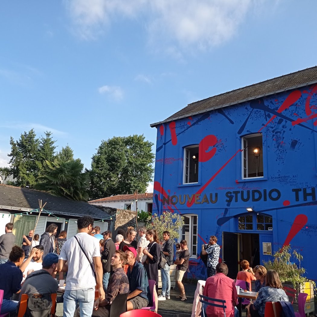 Vide-grenier du Nouveau Studio Théâtre 5