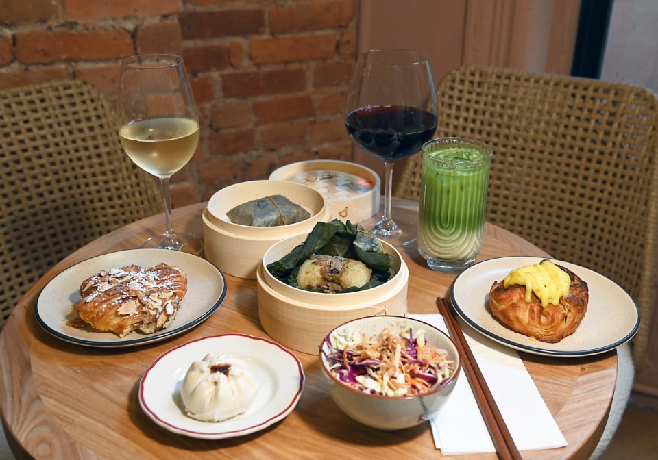 HOM Cafe & Wine 1