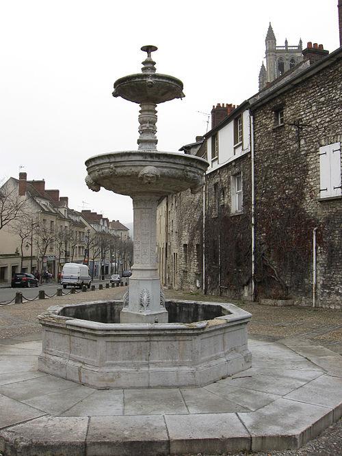 Fontaine de l'Hôtel-de-Ville (XVIè) 2