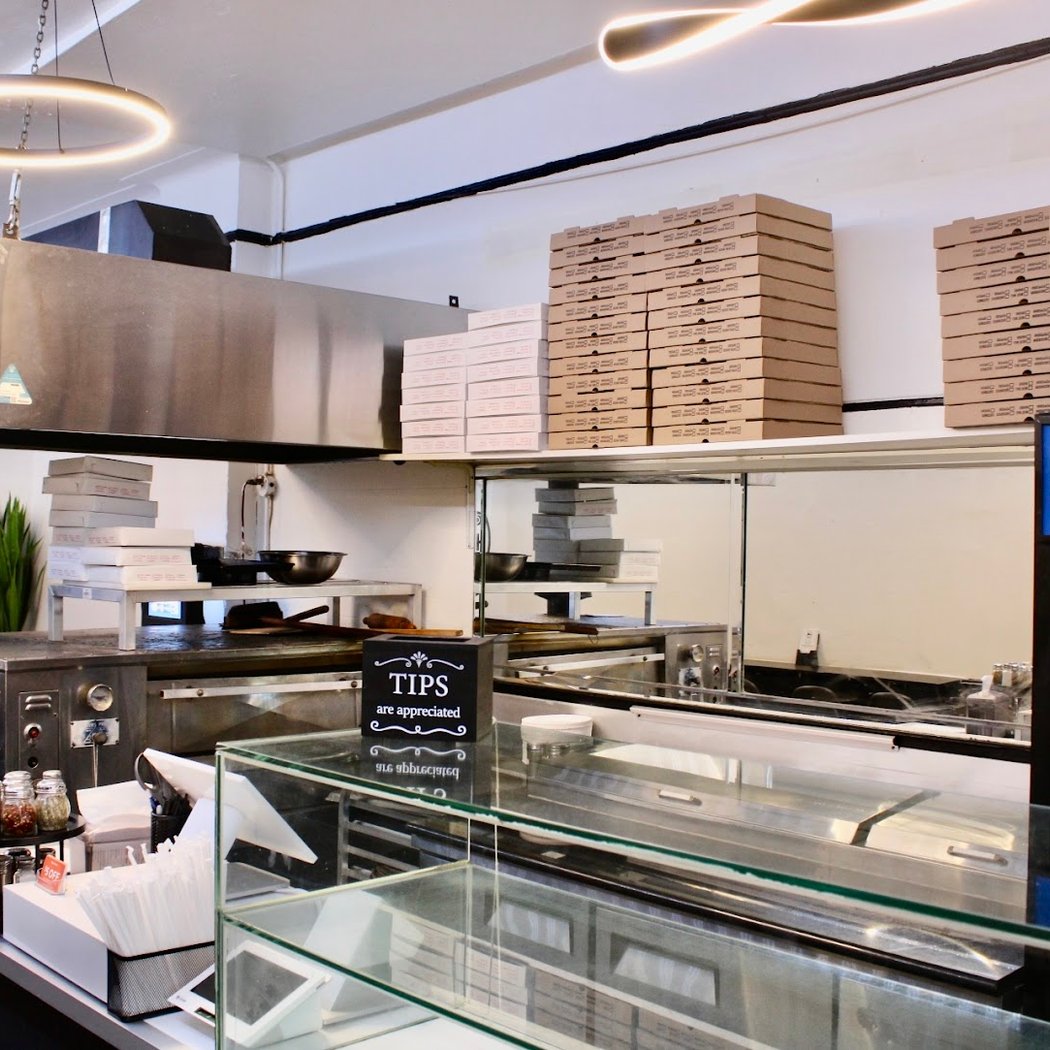 Charlie's Pizza 2