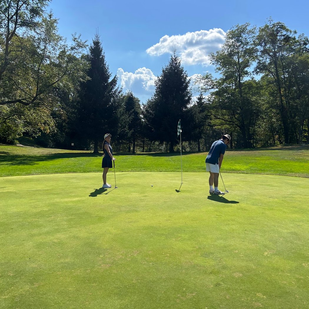 Pehquenakonck Country Club 1
