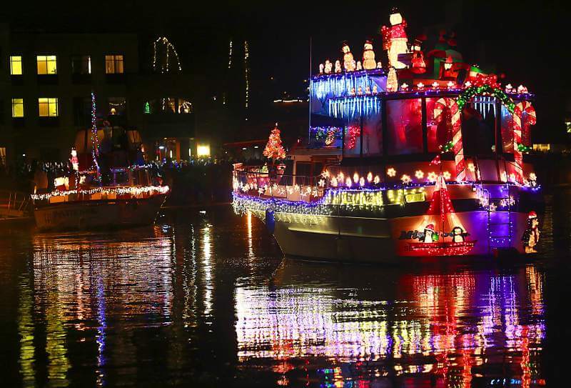 Lighted Boat Parade 1