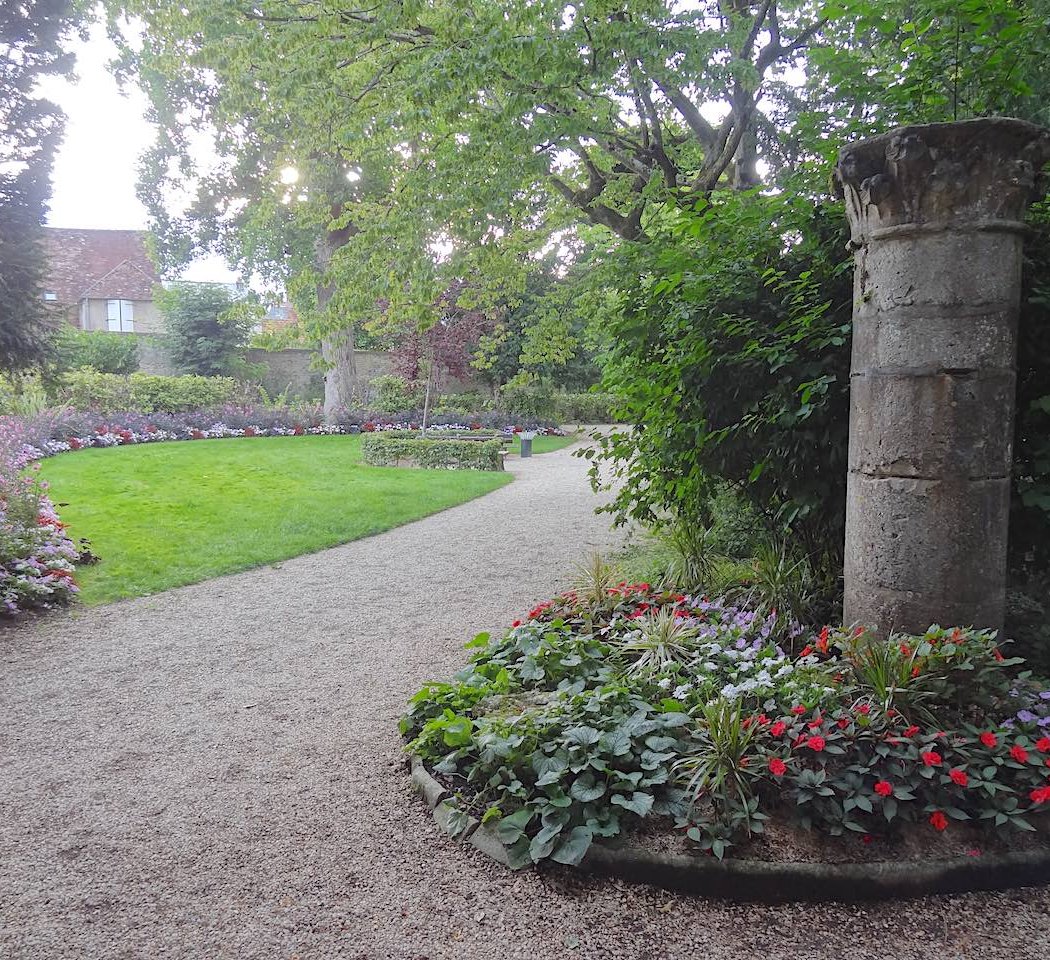 Garnier Garden 2
