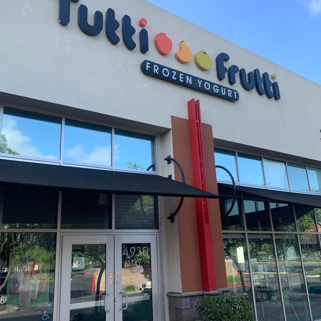Tutti Frutti Frozen Yogurt 2