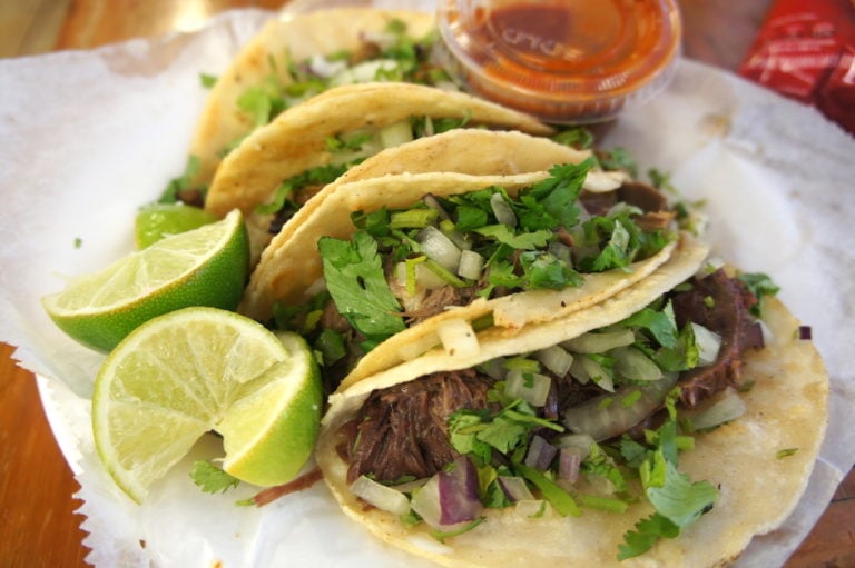 Valencia Market y Taqueria 1
