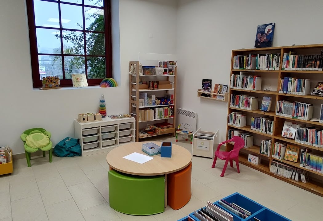 Public Library De Piriac-Sur-Mer 2