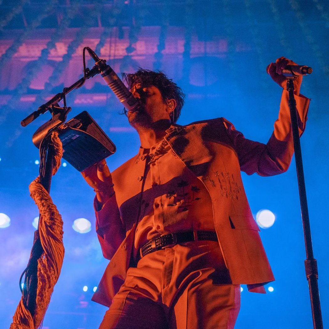 Young the Giant 4