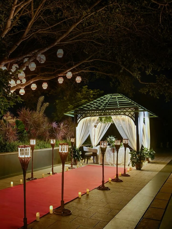 Intimate Dining Experience 1