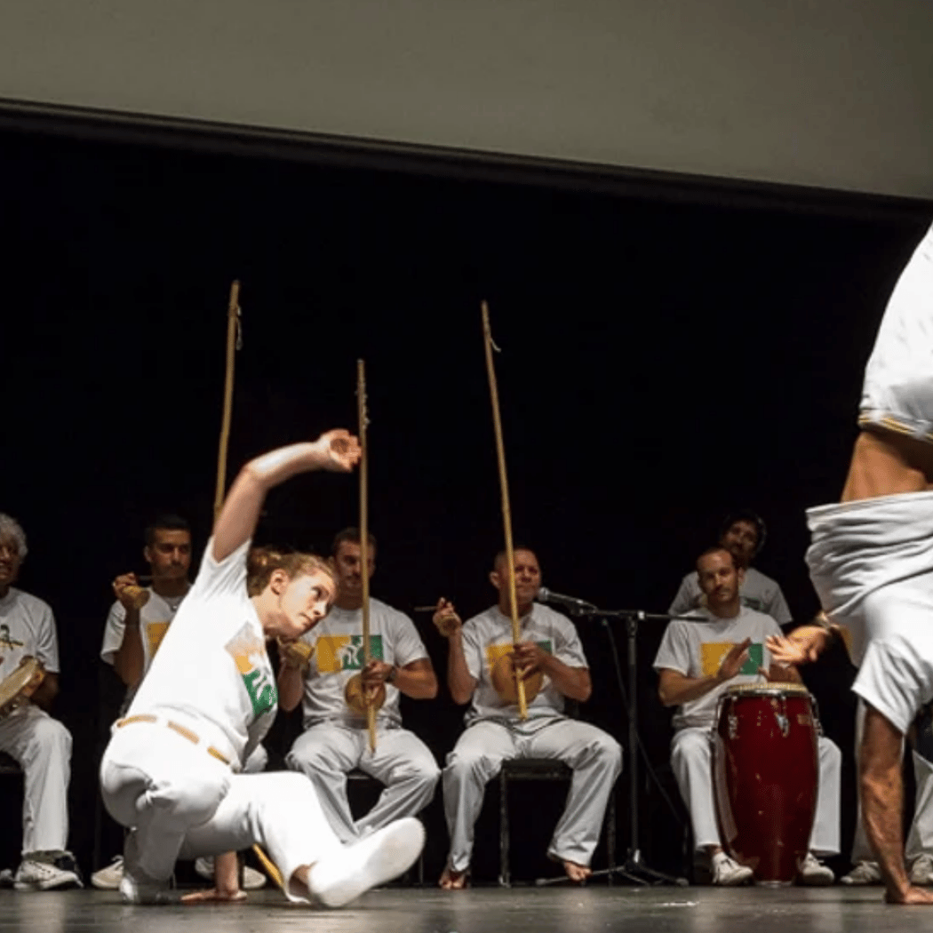 Cai Na Capoeira 1