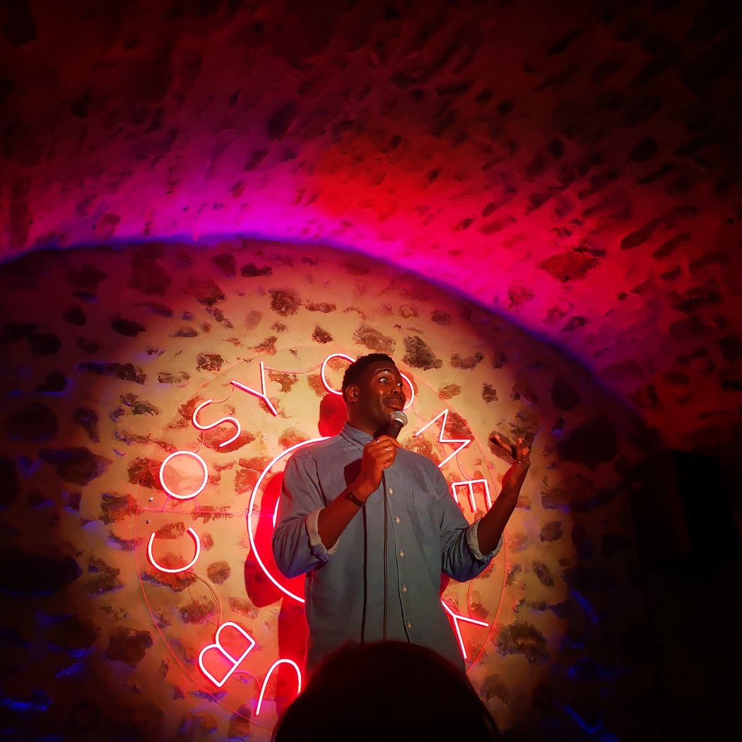 COSY COMEDY CLUB 1