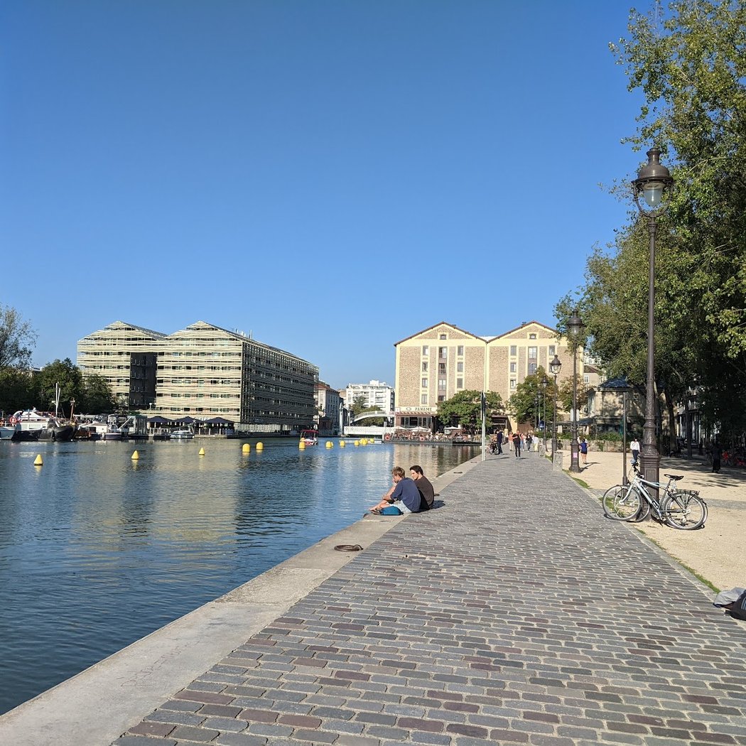 Quai de la Loire 1
