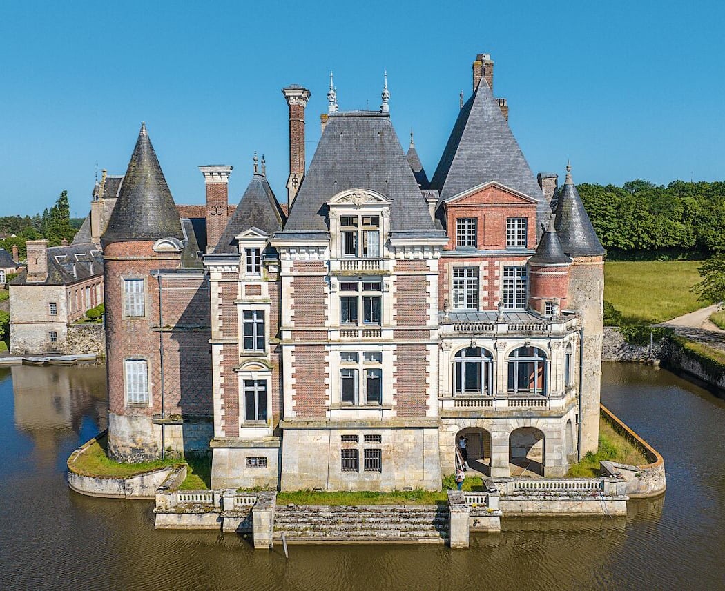 Château de la Bussiere 1