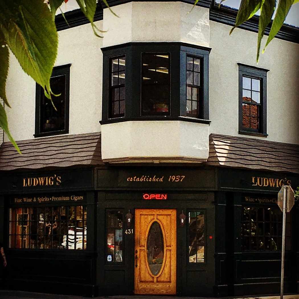 Ludwig's Liquor & Smoke Shop 3