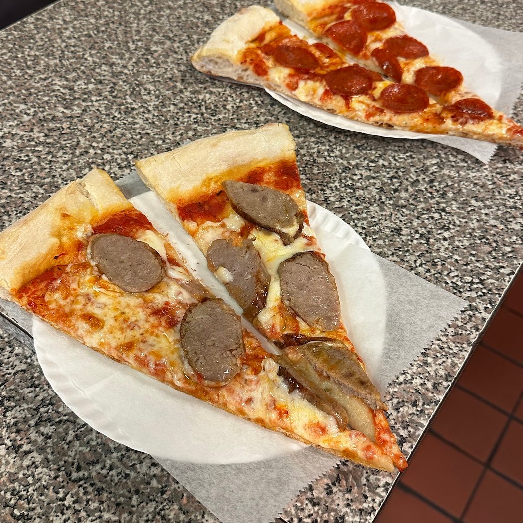 Ivana's Pizzeria 3