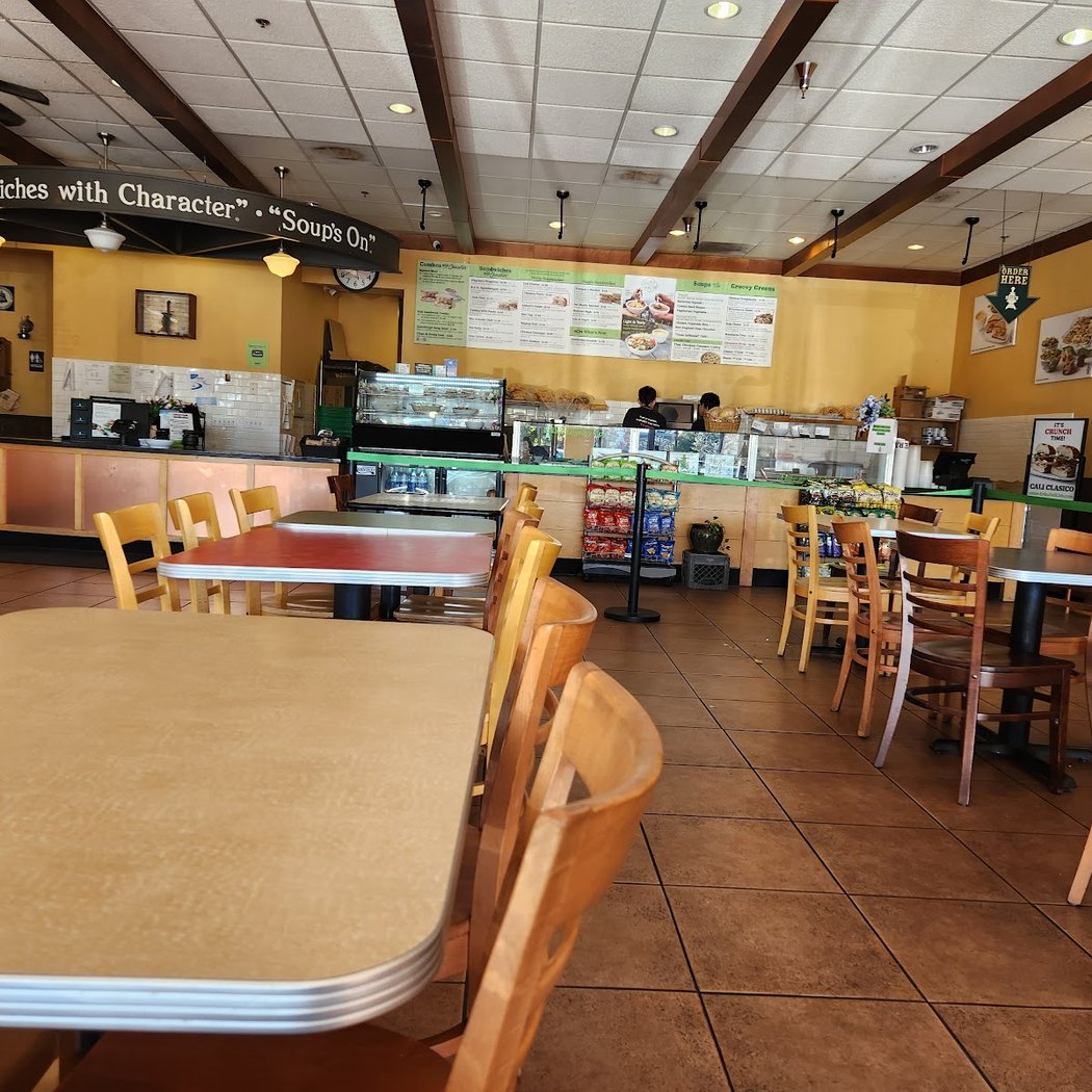 Erik's DeliCafé 3
