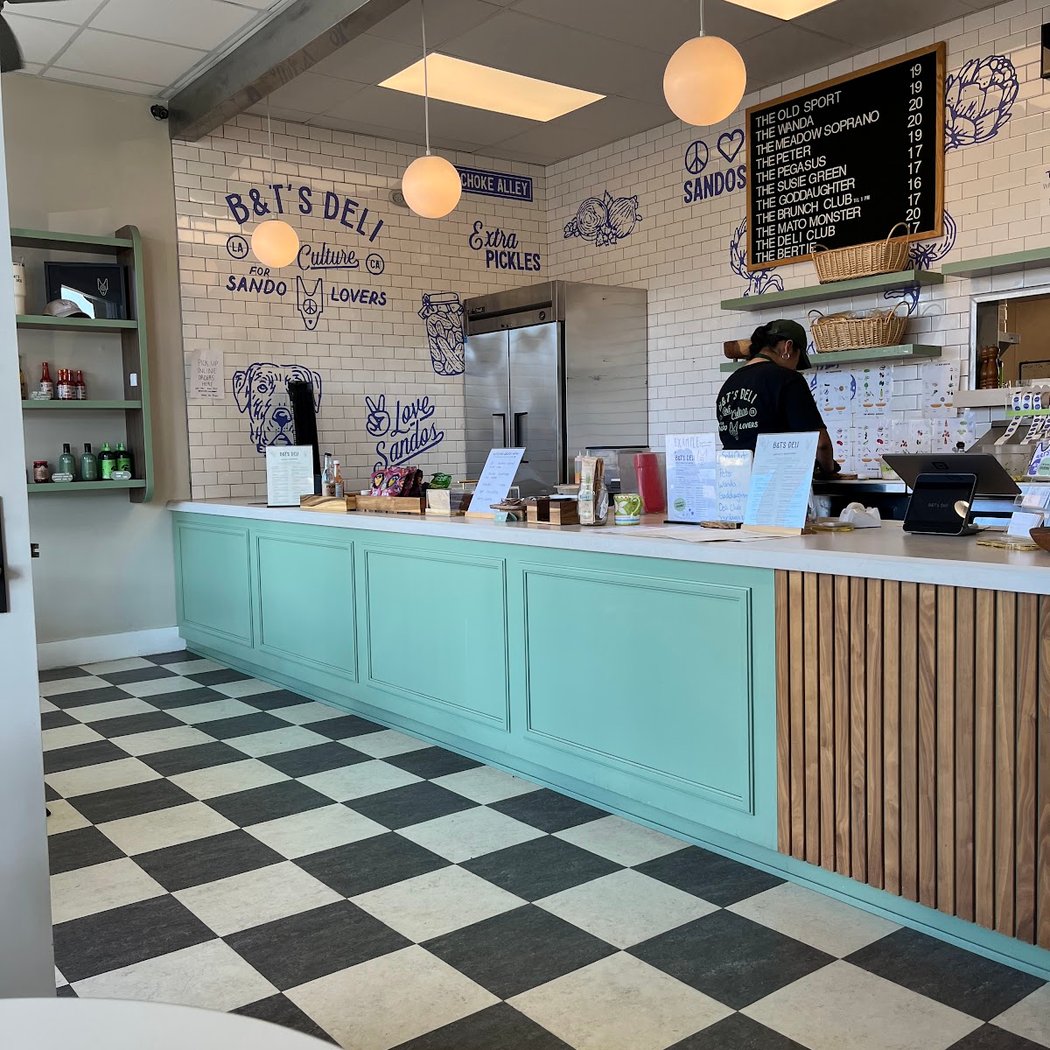B&T's Deli 3
