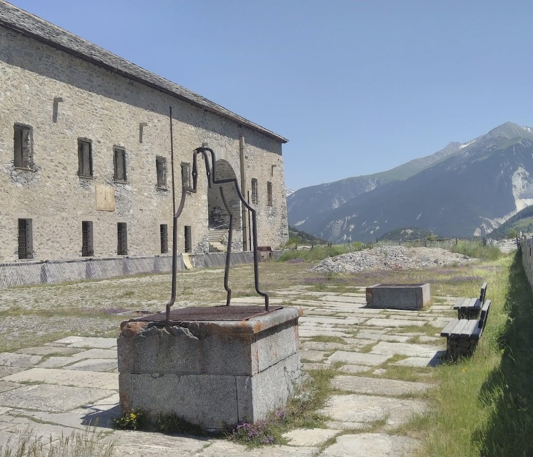 Victor-Emmanuel Fort 2
