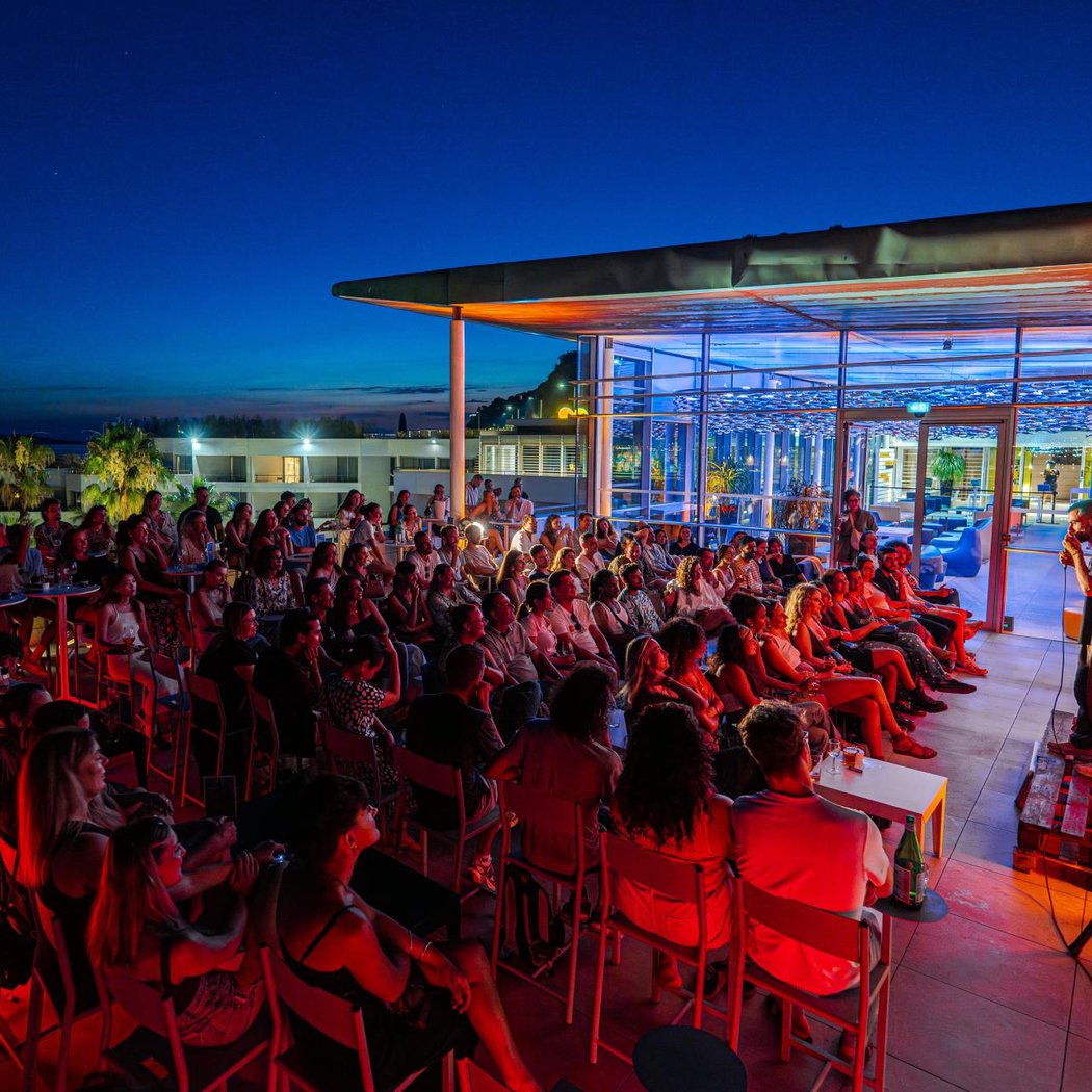 Sunset Comedy Club 1