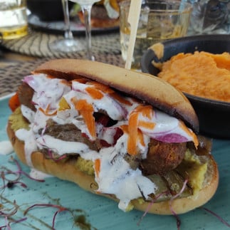 Le Hippie Chic Café 2